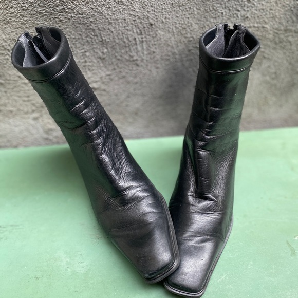 Stuart Weitzman Square Toed Black Leather Booties - Picture 2 of 16